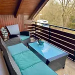 Schöne Im Grünen *
