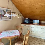 Schöne Im Grünen *