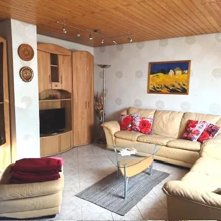 Schoene Im Gruenen *